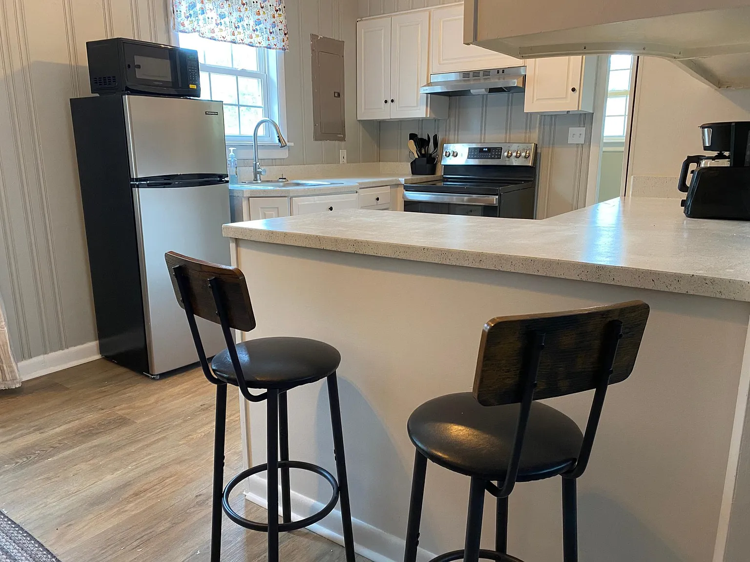 2 bed, 937 sqft, $2,400 — Photo 2
