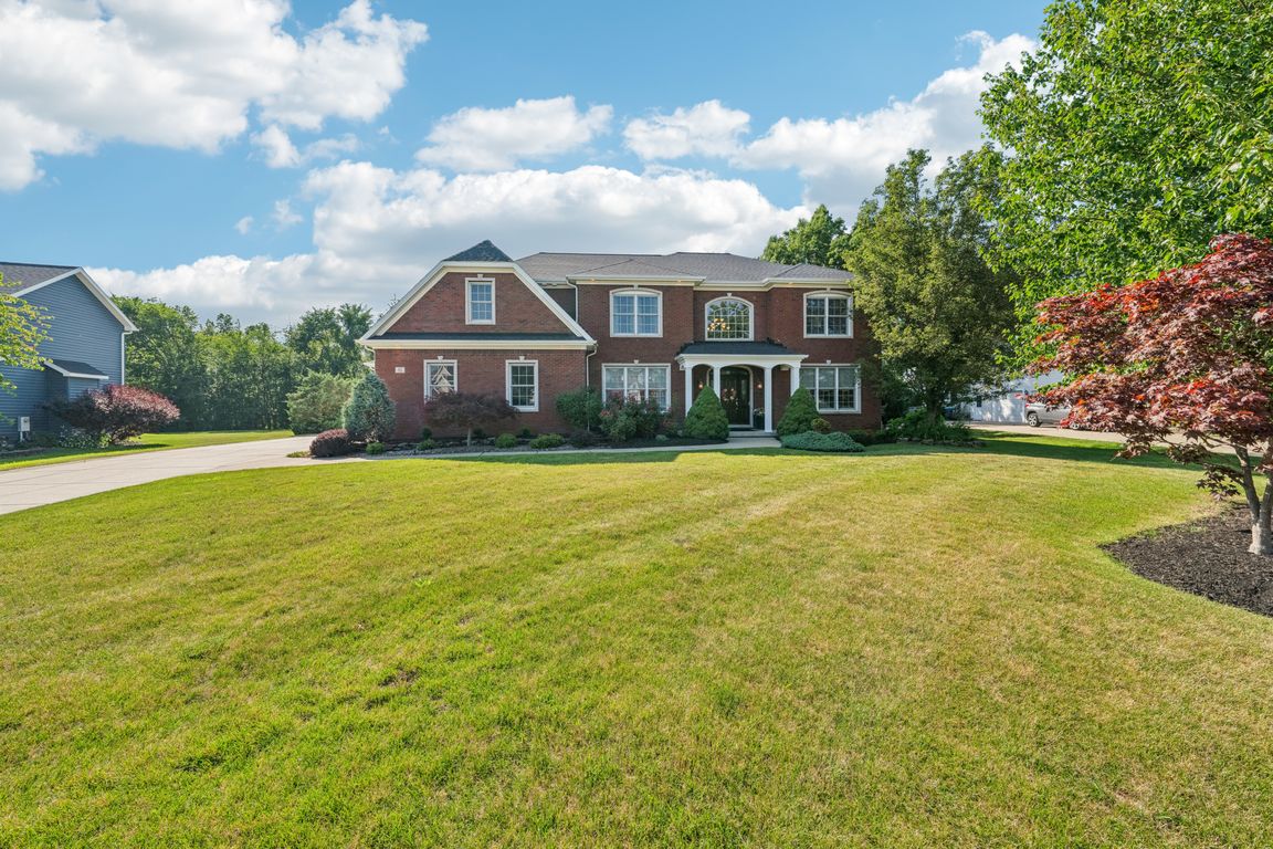 Hidden Oaks Ct-S2407-001.jpg