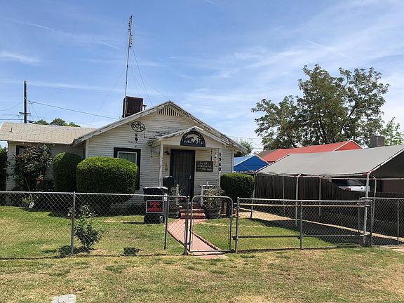 3rd image of 1540 N Encina St