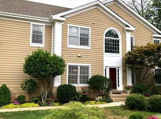 1225 Woodbrook Ct, Reston, VA 20194