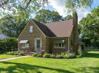 844 Bode Rd, Elgin, IL 60120