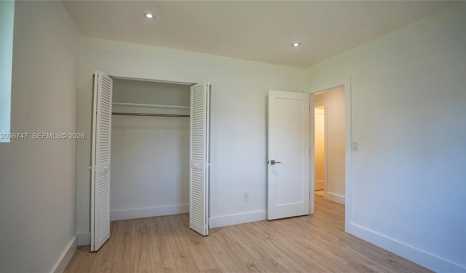 4 bed, 2650 sqft, $6,300 — Photo 2