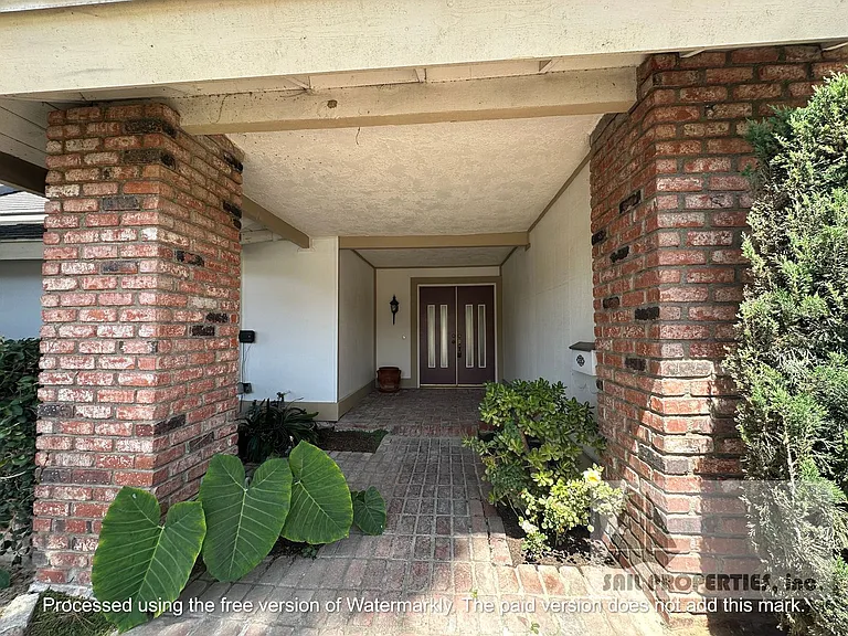 15841 Maidstone St — Photo 2