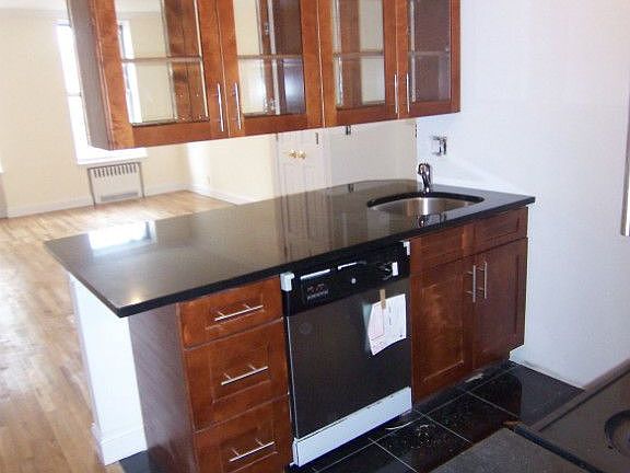 3rd image of 746 10th Ave APT 3S