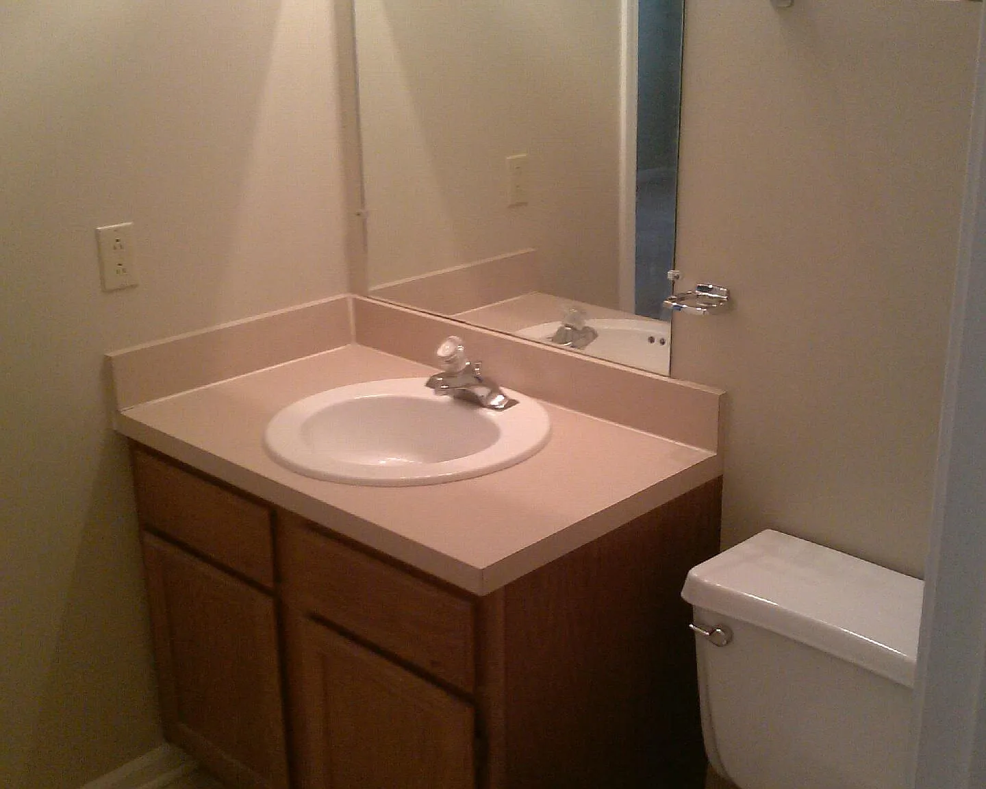 1 bed, 850 sqft, $1,100 — Photo 2