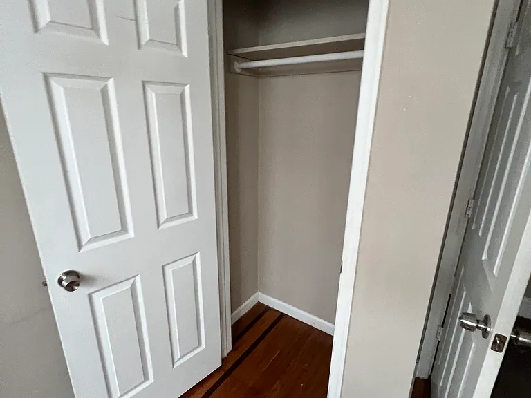612 Elkins Ave — Photo 3