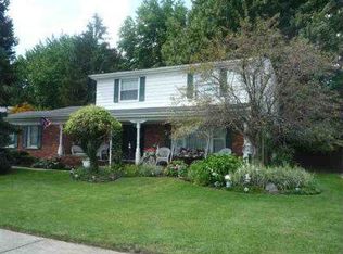 32345 Northampton Dr, Warren, MI 48093