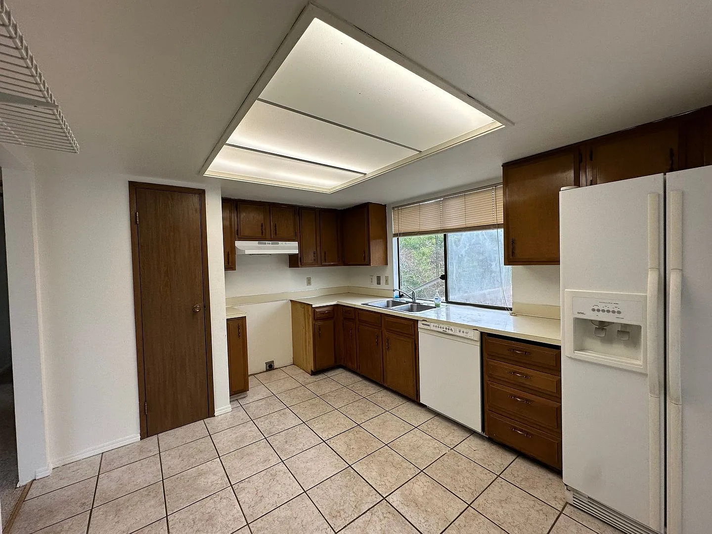 Charming 3-Bedroom Renton Home with Private Fenced Yard, Deck & 2-Car Garage! — Photo 3