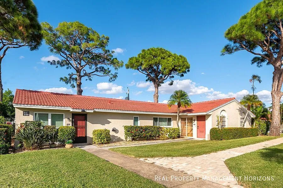 2169 Pueblo Cir #18
