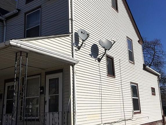 4th image of 1631 Newman Ave