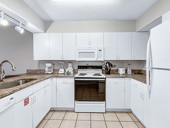 4th image of 600 Gulf Shore Dr Unit 204