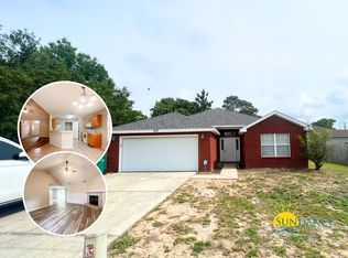 207 Stephen Ave, Mary Esther, FL 32569