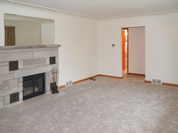4th image of 209 Northfield Dr