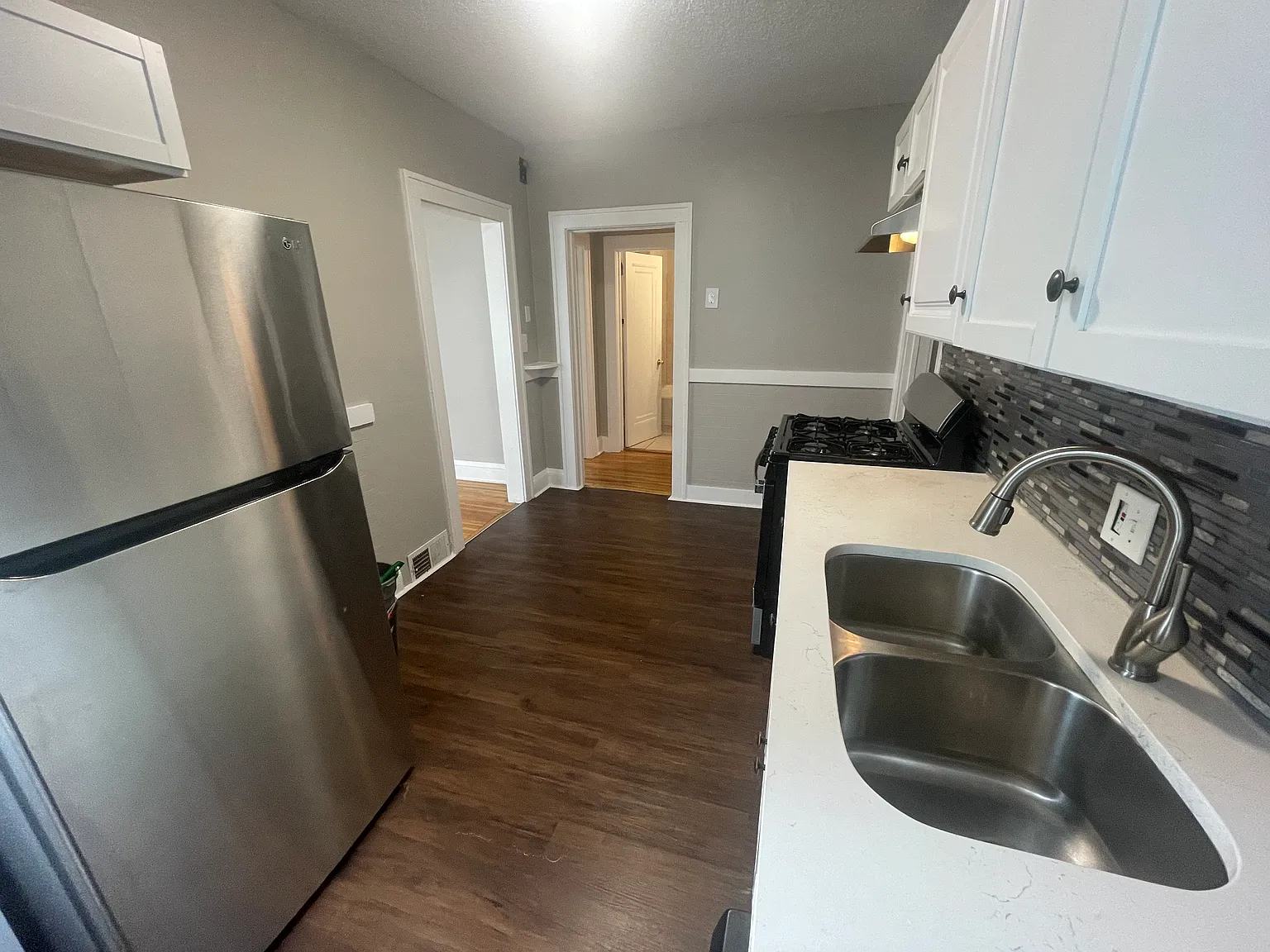 4 bed, 1350 sqft, $2,200 — Photo 2