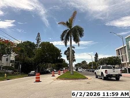 5th image of 2655 Pine Tree Dr
