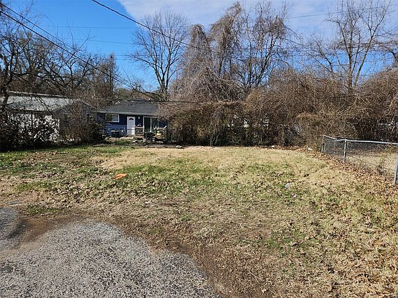 2nd image of 2056 Wedgewood Dr