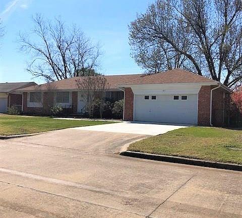2nd image of 407 E Woods Ln