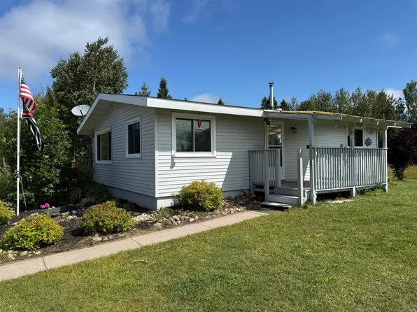 1876 E 22 Mile Rd, Pickford, MI 49774