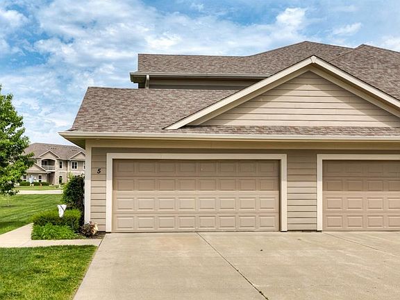 4th image of 2514 NE Oak Dr Unit 5