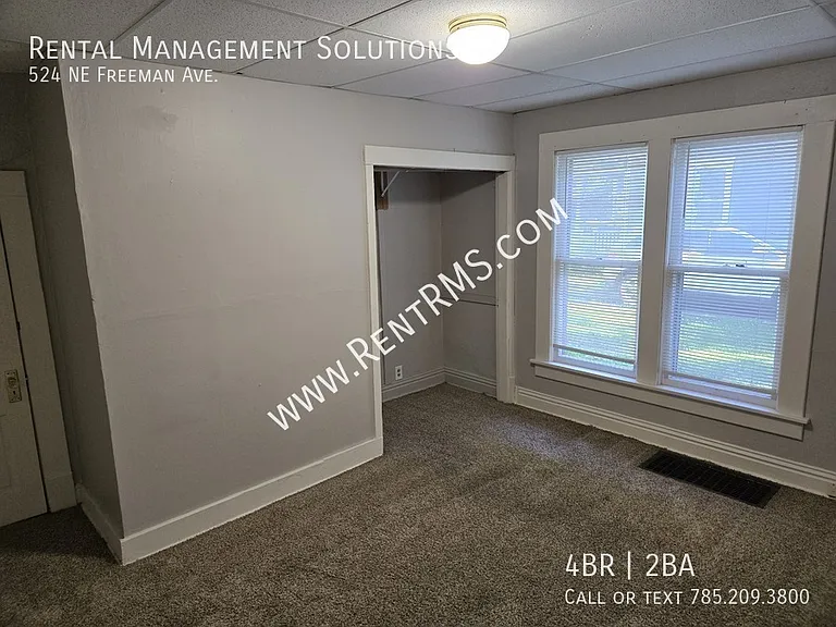 524 NE Freeman Ave — Photo 15