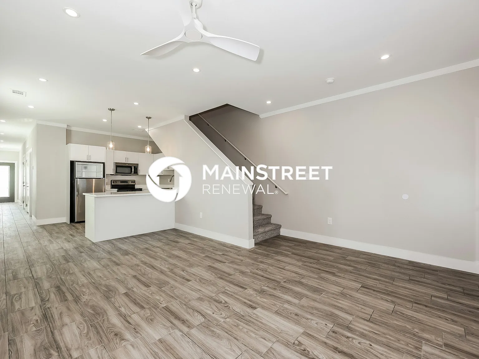 1244 Lonsdale Ave — Photo 2