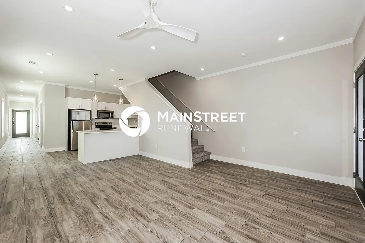 Living Room - 1244 Lonsdale Ave