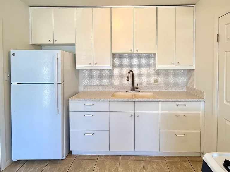 Kitchen
(Cocina)
