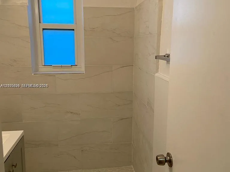 1995 Marseille Dr #5 — Photo 5