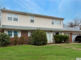 140 Liberty Ave, North Babylon, NY 11703