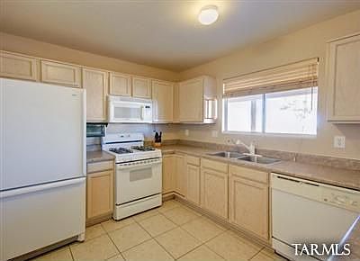 4th image of 8006 S Farmbelt Dr