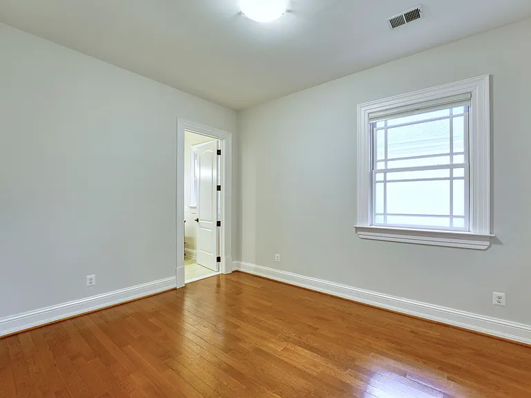 6506 Divine St — Photo 24