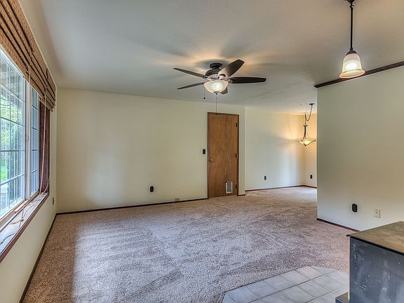 4th image of 26003 Circle Dr S