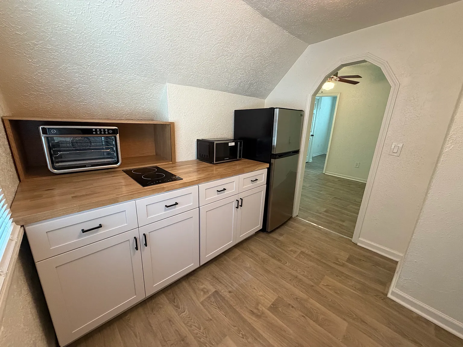 1 bed, 400 sqft, $1,250 — Photo 3