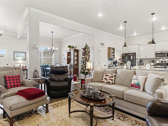 4th image of 9011 Overland Dr