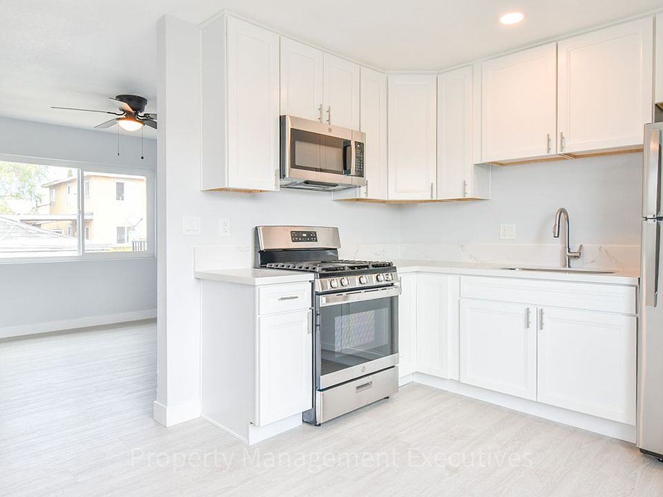 1st image of 4038 Winona Ave #0