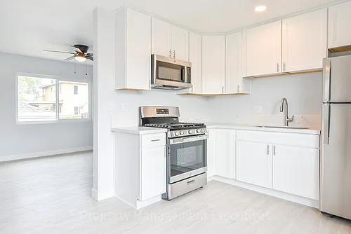 Remodeled 2 Bedroom, 1 Bath Apartment Photo 1 Remodeled 2 Bedroom, 1 Bath Apartment Photo 1