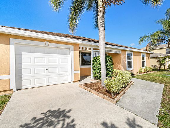 4th image of 737 NW Biscayne Dr