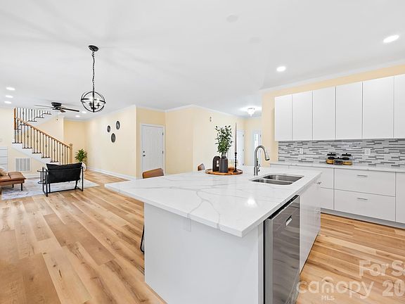 4th image of 2630 Polo Ln