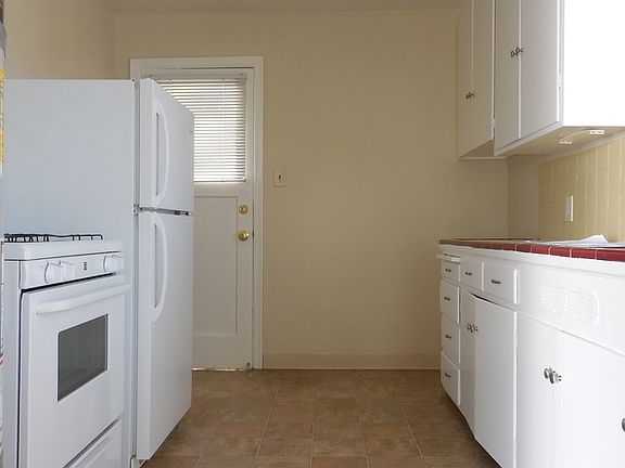 4th image of 409 Walnut Ave