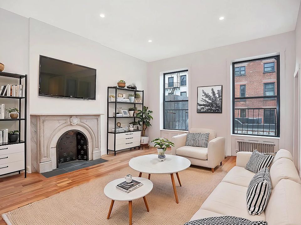 1st image of 156 Montague St APT 3R