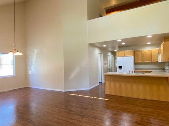 4th image of 1023 Park Ave #A