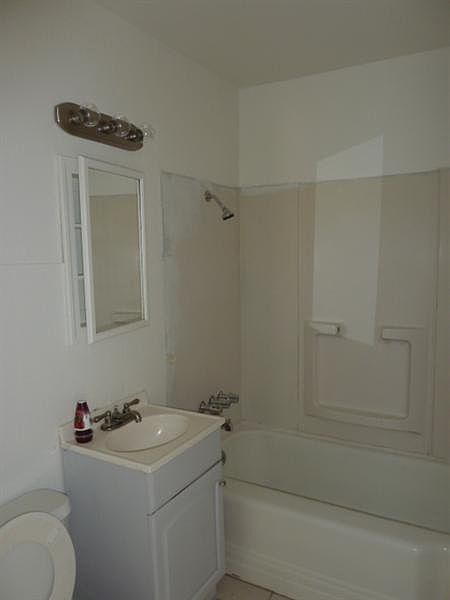 2nd image of 401 N Cameron Ave