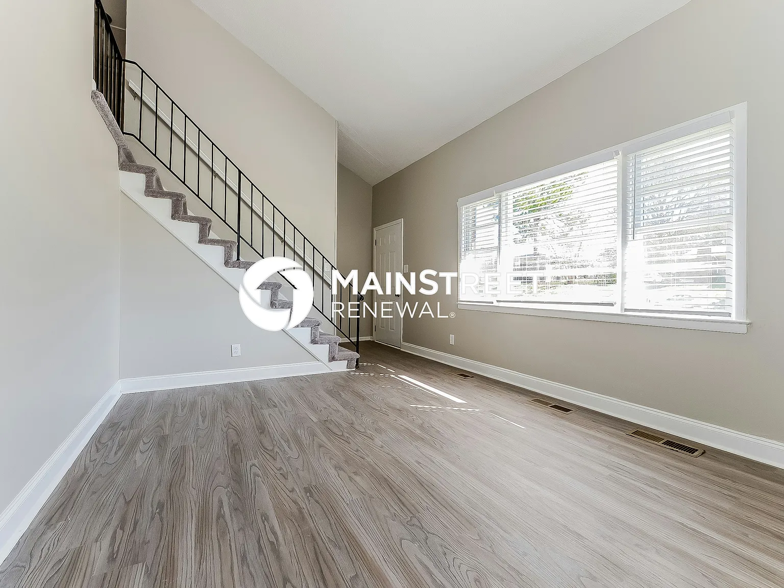 10725 Thrasher Rd — Photo 2