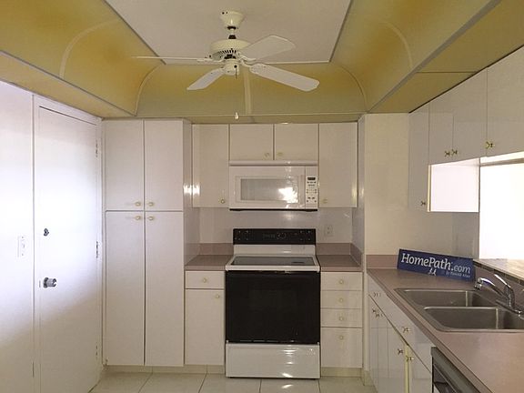 5th image of 1150 Hillsboro Mile APT 706