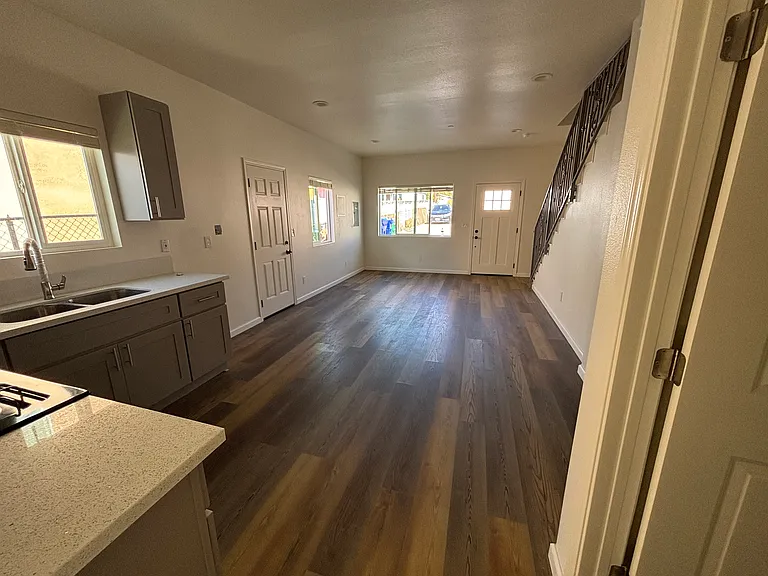 1824 W Drescher St — Photo 3