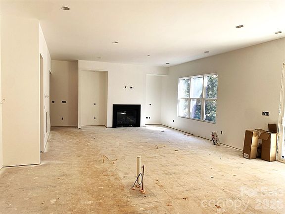 5th image of 103 Cody Ct