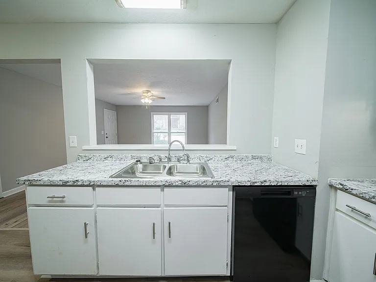 786 Dogwood Dr — Photo 6