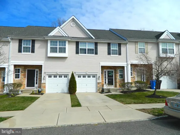 105 Oakridge Dr, Mount Royal, NJ 08061