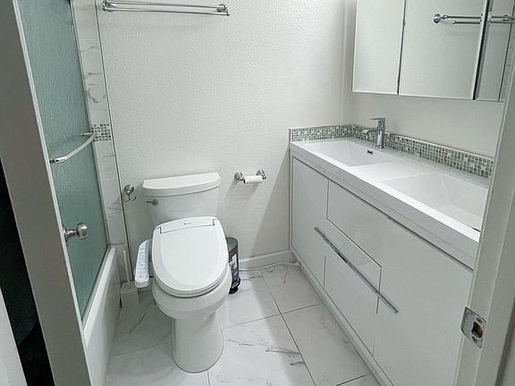 4th image of 1565 Four Oaks Cir