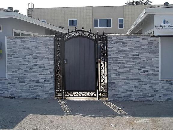 4th image of 3531 Farquhar Ave #3